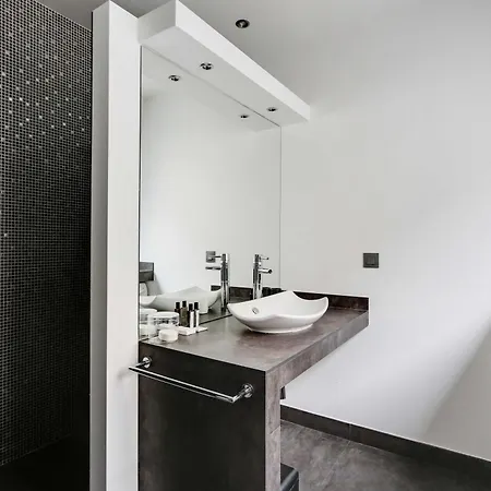 Elegance And Comfort With A-c - Arc De Triomphe Paris