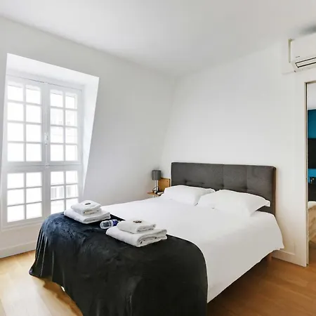 Elegance And Comfort With A-c - Arc De Triomphe