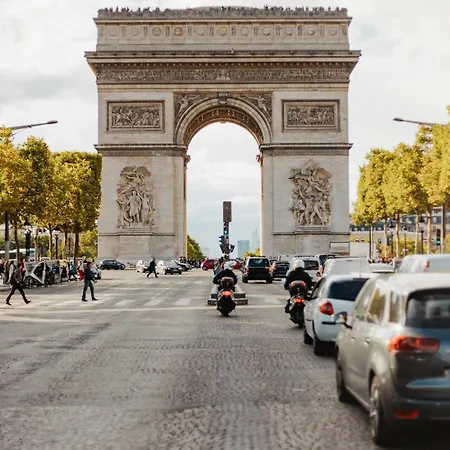 Elegance And Comfort With A-c - Arc De Triomphe *